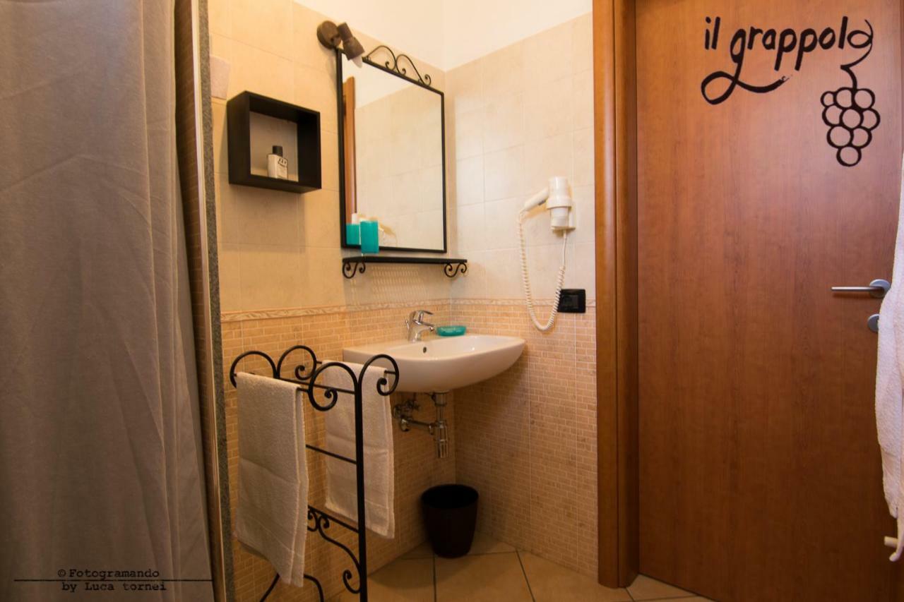 B&B Il Grappolo Foresteria Lombarda Sirmione Exterior foto