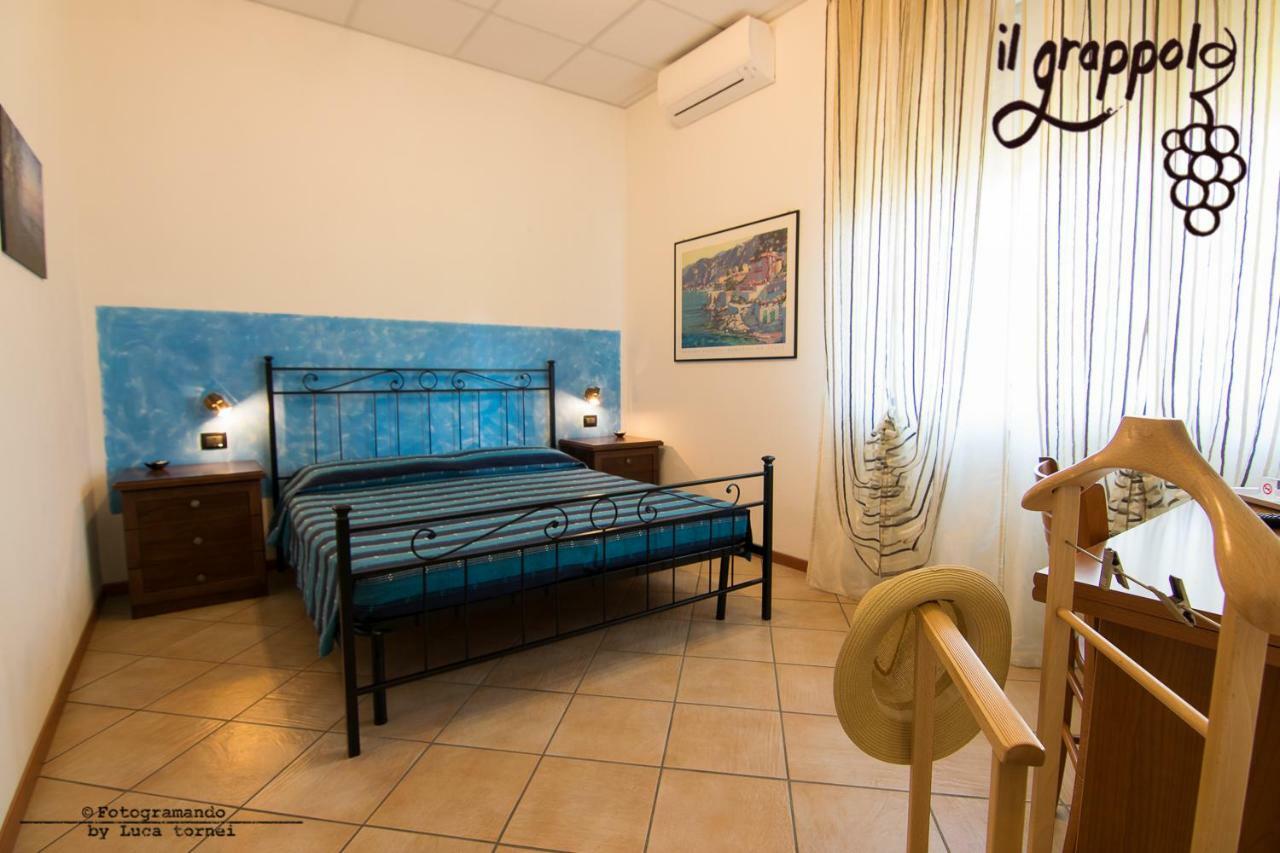 B&B Il Grappolo Foresteria Lombarda Sirmione Exterior foto
